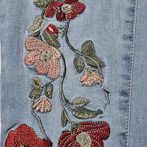 CP Jeans Womens Size 5 Straight Leg Low Rise Light Wash Denim Embroidered Floral - Picture 7 of 9